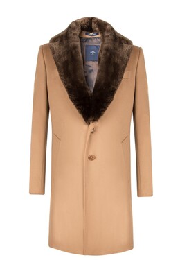 Teresa Tardia: Коричневое пальто 