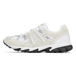 ASICS: Бежевые кроссовки 