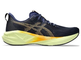 Беговые мужские кроссовки Asics Novablast 5, Indigo Blue/Amber, синий/желтый 1011b974 402 | blue