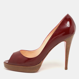 Christian Louboutin: Красные босоножки 