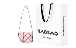 Issey Miyake Сумка через плечо из поливинилхлоридной смолы женская розовая bb33-ag661-21