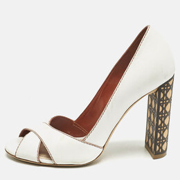 Dior: Белые босоножки 