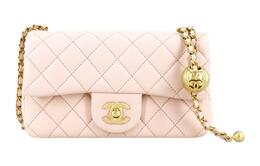 Chanel Классический клатч с цепочкой из овчины Мини женский светло-розовый as1787-b02916-nr644