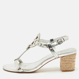 Tory Burch: Серебристые сандалии 