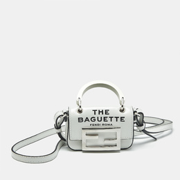 Fendi: Белая сумка через плечо  Baguette