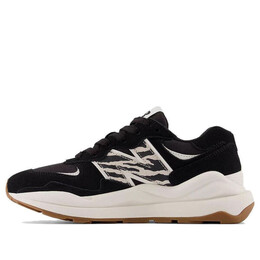 Кроссовки 57 40 New Balance, черный w5740apa | black