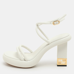 Fendi: Белые сандалии  Baguette