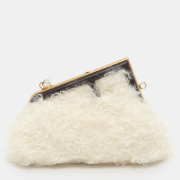 Fendi: Белый клатч  First