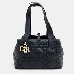 Dior: Чёрная сумка 