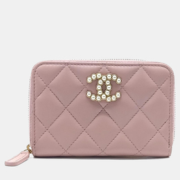 Chanel: Розовый картхолдер 