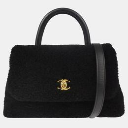 Chanel: Чёрная сумка на руку 