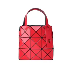 Мини-сумка из поливинилхлоридной смолы женская красная Issey Miyake bb41-ag610-24