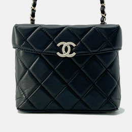 Chanel: Чёрная сумка 