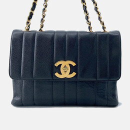 Chanel: Чёрная сумка 