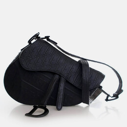 Dior: Чёрная сумка 