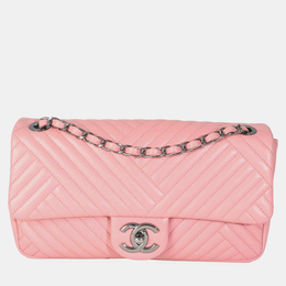 Chanel: Розовая сумка 