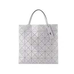 Issey Miyake Поливинилхлоридная сумка-шоппер через плечо унисекс серая bb51-ag832-12