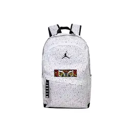 Jordan Полиэстеровый рюкзак унисекс белый, Adding The Finishing Touch to A Painting. jd2133032gs-008（team378-涂鸦x1) | adding the finishing touch to a painting.
