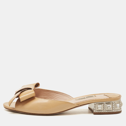 Miu Miu: Бежевые сандалии 