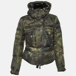 Moncler: Тёмная куртка 