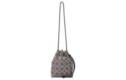 Issey Miyake Женская наплечная сумка через плечо из поливинилхлоридной смолы темно-серого цвета bb41-ag591-13