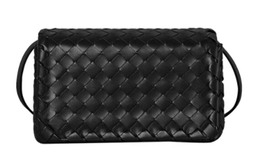 Bottega Veneta Кожаная сумка-мессенджер через плечо 609231vcpp18803