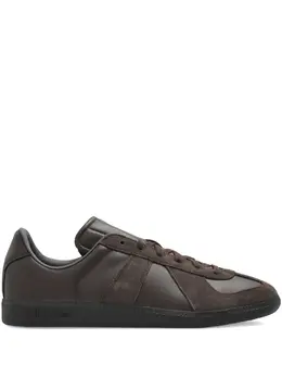 adidas: Тёмные кроссовки 