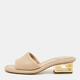 Fendi: Бежевые сандалии  Baguette