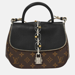 Louis Vuitton: Чёрная сумка 