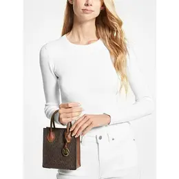 Сумка кросс-боди Michael Kors Mercer Extra-Small Logo and Leather Crossbody Bag, фактура зернистая, рельефная, тиснение, матовая, гладкая, коричневый 102008286742