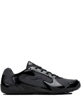 Saucony: Чёрные кроссовки 