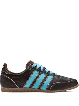 adidas: Коричневые кроссовки 