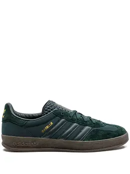 adidas: Тёмные кроссовки  Gazelle Indoor