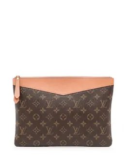 Louis Vuitton 2017 Monogram Daily Pouch clutch bag 31857078