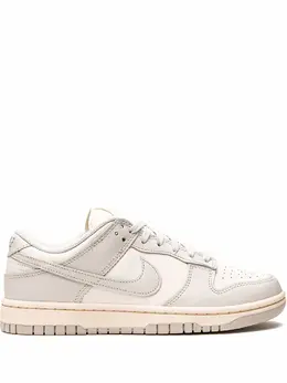 Nike: Белые кроссовки  Dunk Low
