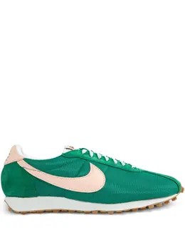 Nike: Зелёные кроссовки 