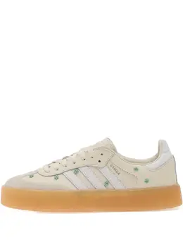 adidas: Белые кроссовки 