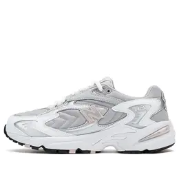 Кроссовки 725 низкие серебристо-розовые New Balance, серебряный ml725f | silver/pink/white