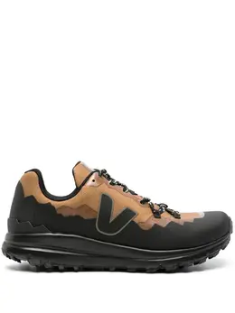 VEJA: Чёрные кроссовки 