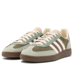 Кроссовки гандбольные специальные Adidas, зеленый ih4891 | olive green/brown