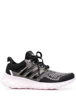 adidas: Чёрные кроссовки 