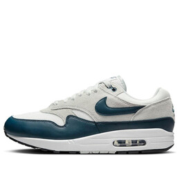 Кроссовки air max 1 essential 'summit white armoury navy' Nike, белый fz5808-103 | summit white/light silver/white/armoury navy