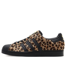 Кроссовки atmos x superstar 'cheetah' Adidas, мультиколор h67529 | desert/core black/gold metallic