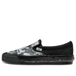 Кроссовки raised by wolves x og classic slip-on lx 'black wall' Vans, черный vn0a45jk025 | black
