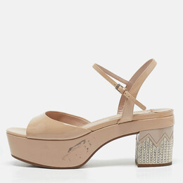 Miu Miu: Бежевые сандалии 