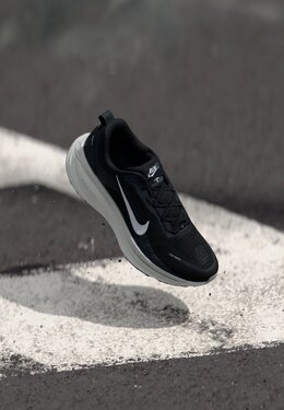 Кроссовки для бега VOMERO 18 Nike Performance, черный n1242a2tr-a15 | black/summit white/coconut milk