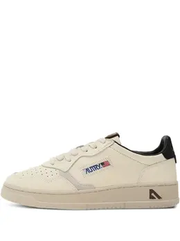 Autry Medalist perforated leather sneakers 31120270