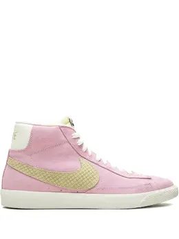 Nike: Розовые кроссовки  Blazer Mid