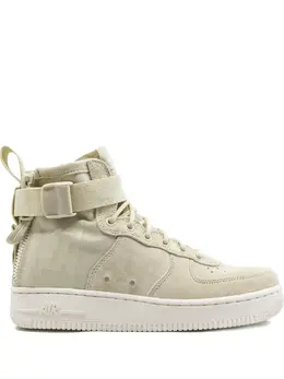 Nike: Белые кроссовки  SF AF1