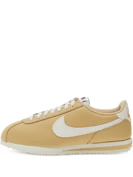 Nike: Бежевые кроссовки  Cortez